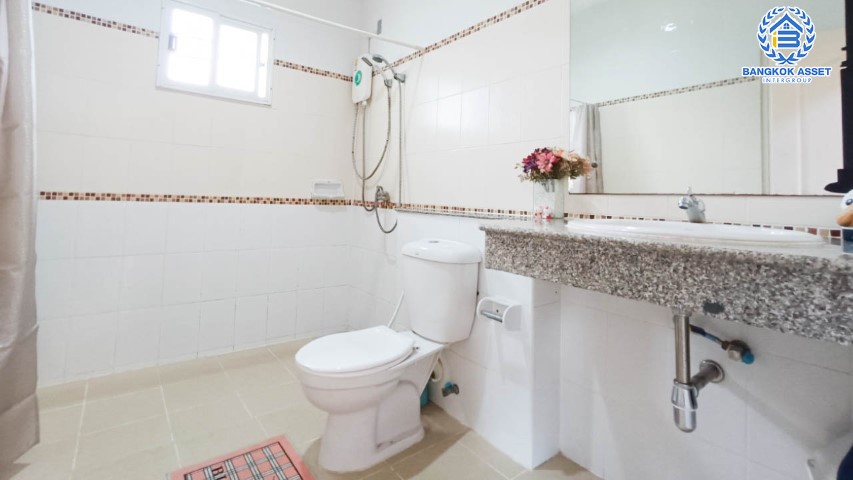 *****บ้านแฝดมือสอง กรุงเทพฯ ม.บุรีรมย์ รามอินทรา-หทัยราษฎร์ หลังมุม เนื้อที่กว้างขวางมากถึง 43.70 ตร.ว. ฟังก์ชัน 3 ห้องนอน 2 ห้องน้ำ ที่จอดรถ 1 คัน ต่อเติมจัดเต็ม รองรับทุกการอยู่อยาศัย ด้านข้างบ้านมีพื้นที่เหลือให้จัดเป็นมุมพักผ่อนได้ ทำเลดี เชื่อมต่อหลากหลายเส้นทาง ใกล้รถไฟฟ้าสายสีชมพู "สถานีคู้บอน" และจุดขึ้นทางด่วน "จุติโชติ"